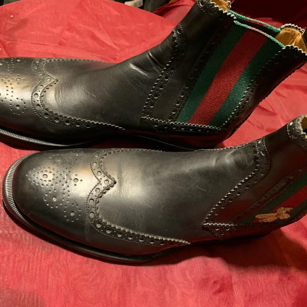 *GUCCI* STRAND LEATHER WINGTIP CHELSEA BOOTS - Picture 4 of 5